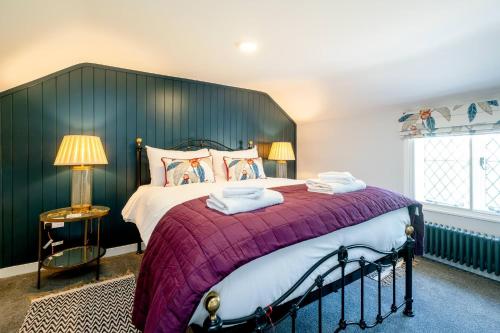 Postel nebo postele na pokoji v ubytování Rose Cottage, Blaxhall - Near Snape Maltings, Orford, Thorpeness & Aldeburgh - Aldeburgh Coastal Cottages