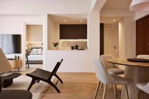 Acropolis Deluxe Residence