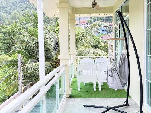 Balkón nebo terasa v ubytování Kamala Beach Phuket - 4BR Private Luxury Pool Villa with Maid