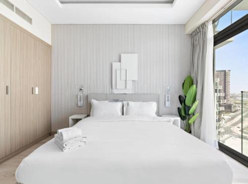 Elegant Apartment with Burj Khalifa View
