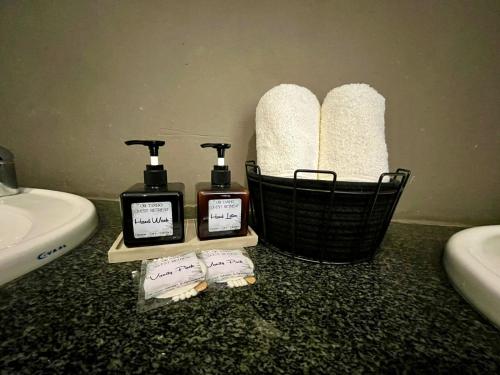 Un baño de OR Tambo Guest Retreat Unit 1