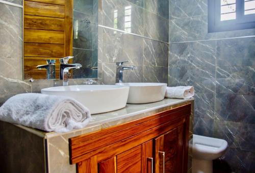 Ένα μπάνιο στο Complexe Luxueux Saly-Malikounda