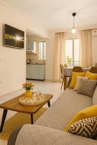 Central, Quiet & Comfortable Apartment