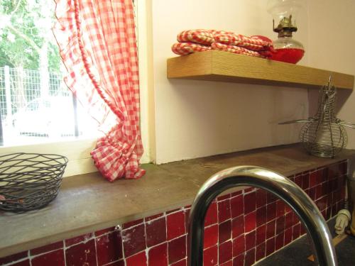 Gambar di galeri bagi Tranquil Home with BBQ di Poperinge