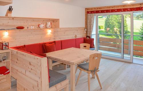 Η κουζίνα ή μικρή κουζίνα στο 2 Bedroom Gorgeous Apartment In Ellmau