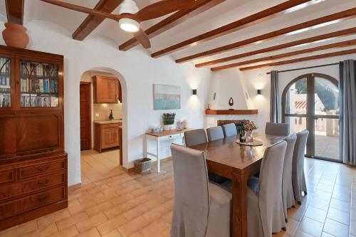 Casa Virginia by Aguilarent