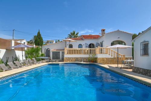 Casa Virginia by Aguilarent