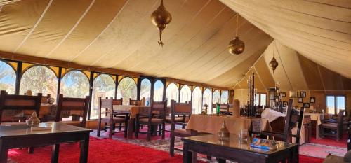 Restaurace v ubytování Erg Sahara camp