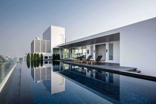 Πισίνα στο ή κοντά στο 5 Star Centric 1BD Apartment Sukhumvit
