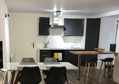 Η κουζίνα ή μικρή κουζίνα στο Appartement "Le Clos" pour 4 personnes avec un parking privé