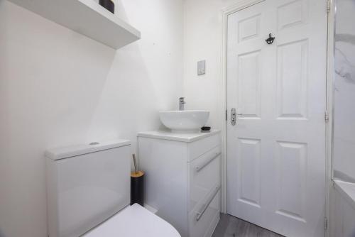 Ένα μπάνιο στο Cosy & Charming Stay 10 mins to to Newcastle