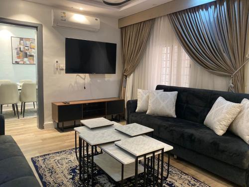 TV a/nebo společenská místnost v ubytování Entire Apartment شقه مستقله خاصه