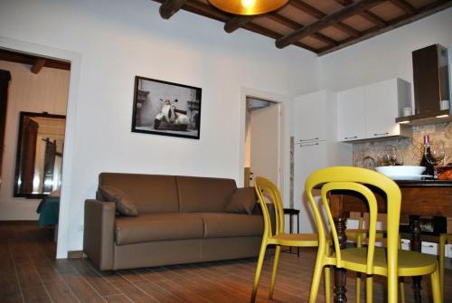 Nhà bếp/bếp nhỏ tại San Martino 100 Old Town Apartment - Itri