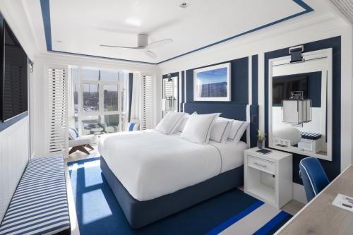 Кровать или кровати в номере Hotel Mim Sotogrande