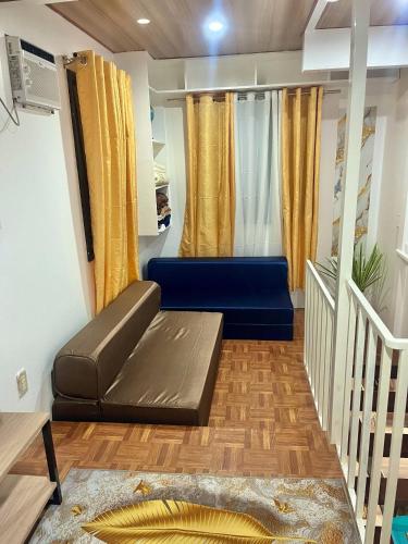 Ένα ή περισσότερα κρεβάτια σε δωμάτιο στο Bloomstone Urban Chill Cabin