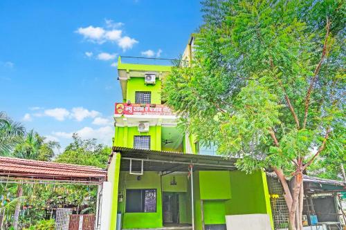 Tòa nhà nơi khách sạn tọa lạc