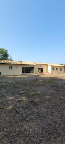 Nuotrauka iš apgyvendinimo įstaigos spacious villa mieste Saint-Vivien-de-Médoc galerijos