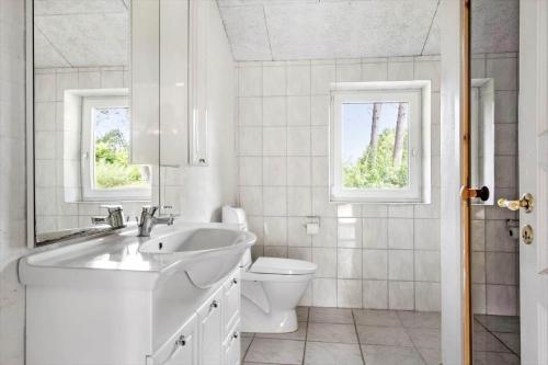 Ένα μπάνιο στο 2607-Romo-Langdalsvej-30