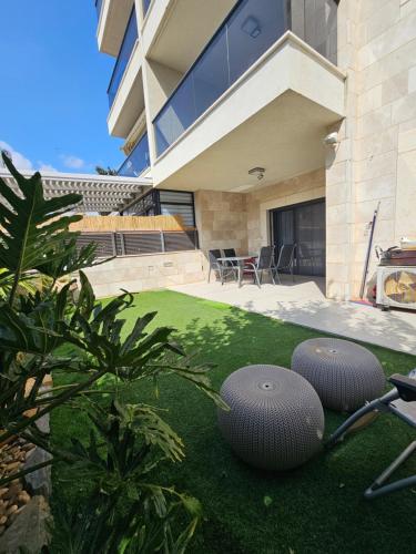 Zahrada ubytování Luxury Duplex • 3BR • Garden + Balcony • Parking