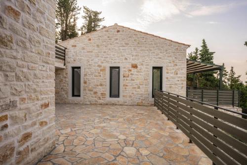 Το κτήριο όπου στεγάζεται  η βίλα