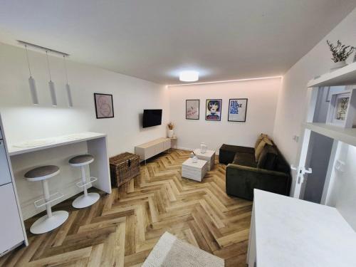 Quiet place within reach of the center