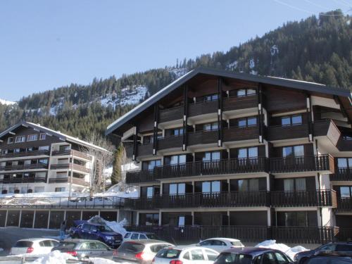 Appartement chaleureux avec balcon et parking à Châtel
