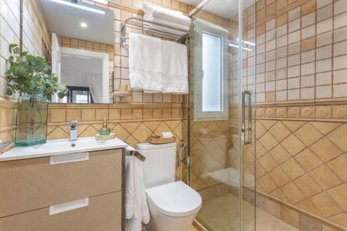 Ένα μπάνιο στο Villa Toro 2