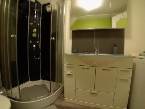 Un baño de GITE 51 chez PATRICIA