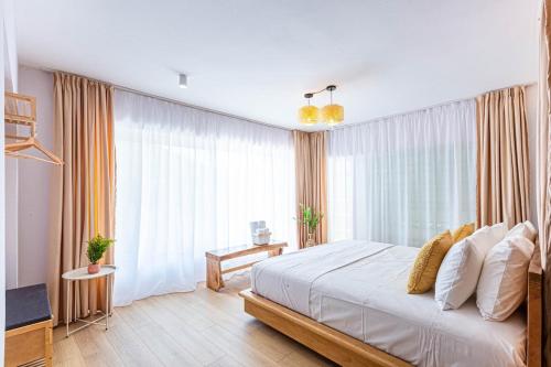 Dhermi's Icon Big Studio Apt 2