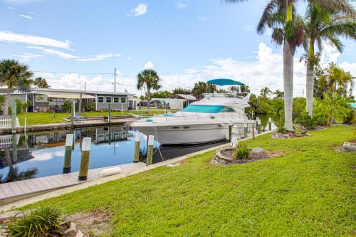 Gallery image of Direct Myakka River Access Canal-Front Gem! in Port Charlotte