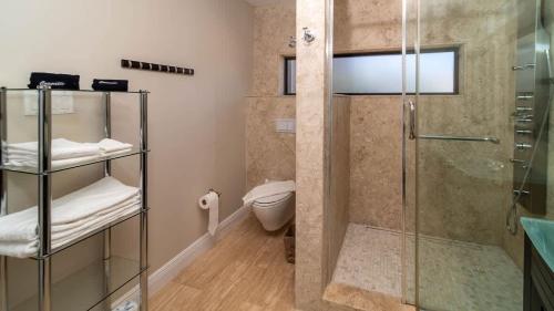 Ένα μπάνιο στο Seven Mile View Condo #2