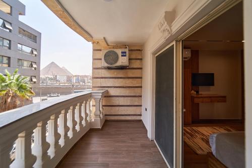 New Gold's Pyramids Hotel