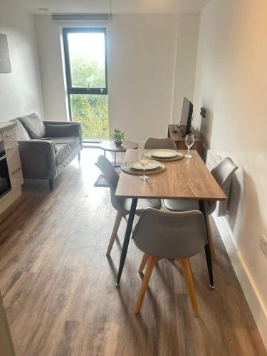 Near Old Trafford & Media City 2BR Flat photo 16