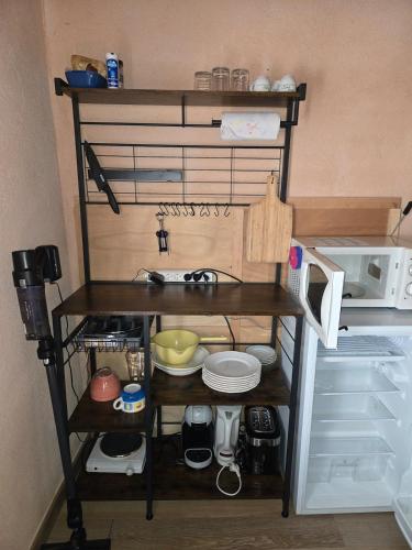 Η κουζίνα ή μικρή κουζίνα στο Appartement Gîte d'Etape Vitrolles en Luberon