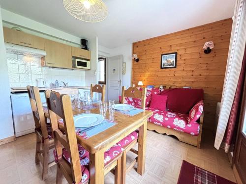 Charmant appartement au pied des pistes avec piscine - FR-1-505-208