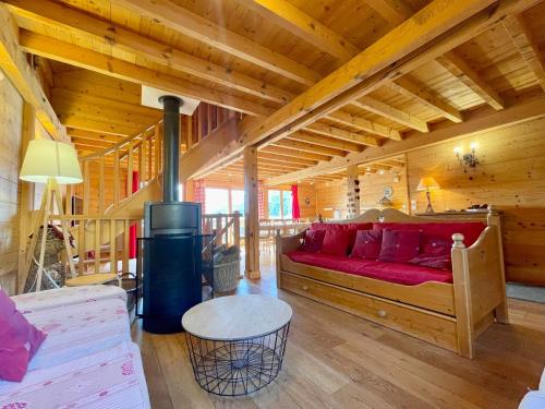 Posezení v ubytování Chalet spacieux proche pistes et centre, animaux acceptés et parking - FR-1-505-75