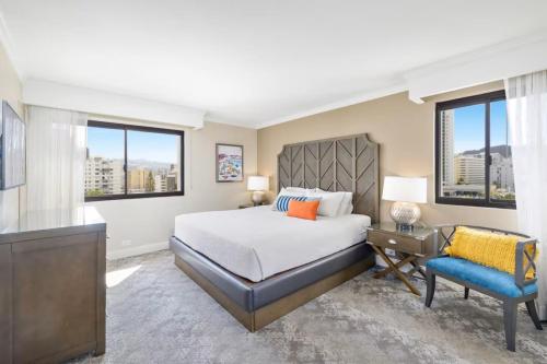 Postel nebo postele na pokoji v ubytování NEW Oceanfront Luxury at Waikiki Beach Tower
