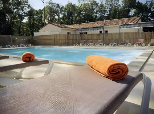 Piscina en o cerca de Gite 2 de l'Orée du Bois