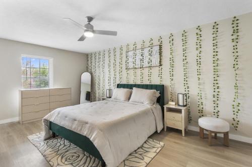 Ένα ή περισσότερα κρεβάτια σε δωμάτιο στο Spacious 4BR Family Home in Missouri City