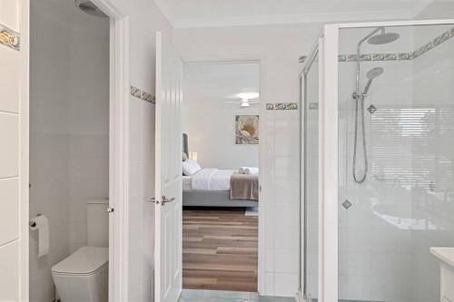 Ένα μπάνιο στο Grandwater Escape