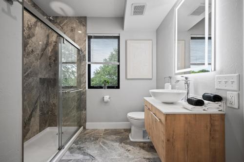 Image showcasing 3BR Penthouse Suite with Massive Private Rooftop - Airbnb