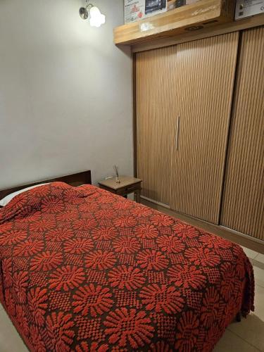 Ein Bett oder Betten in einem Zimmer der Unterkunft Hermoso depto en Fdo