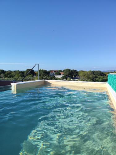 Modern penthouse Ivan with rooftop swimming pool and jacuzzi