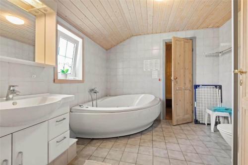 Koupelna v ubytování 0436-Romo-Dyssebjergvej-12