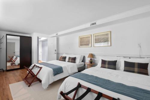 Postel nebo postele na pokoji v ubytování Spacious 5BR Firepit with Deck Near OSU and More