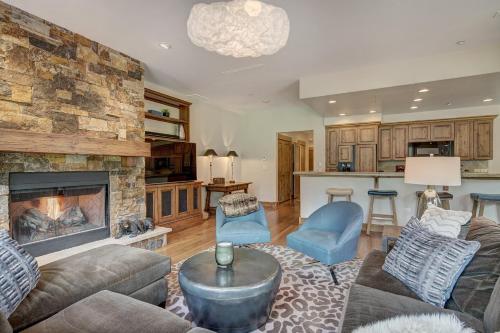 Ein Sitzbereich in der Unterkunft Arrowhead Village at Beaver Creek