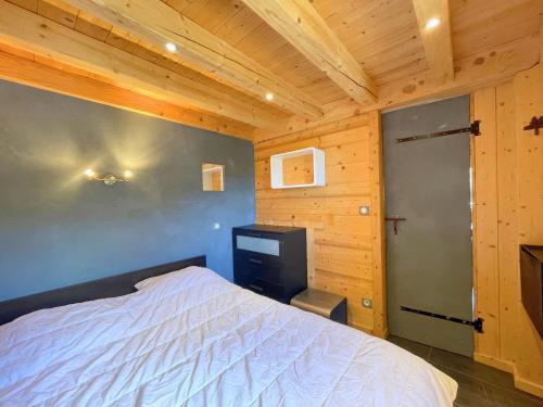 Duplex en bois aux Ménuires, 3 chambres, parking, 6 pers - FR-1-452-392