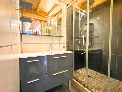 Duplex en bois aux Ménuires, 3 chambres, parking, 6 pers - FR-1-452-392