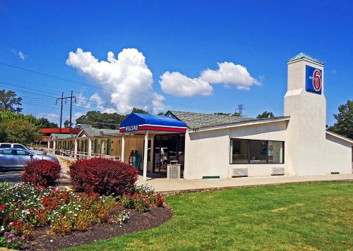 Gambar di galeri bagi Newport News, VA di Newport News
