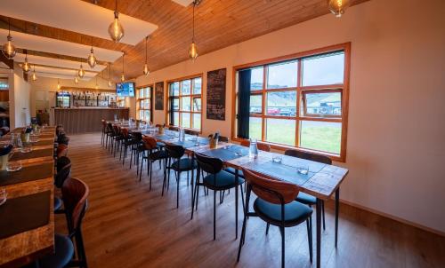 Adventure Hotel Geirlandにあるレストランまたは飲食店
